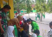 Personel Babinsa Jajaran Kodim 1420/Sidrap Awasi Penyaluran Makanan Bergizi Gratis