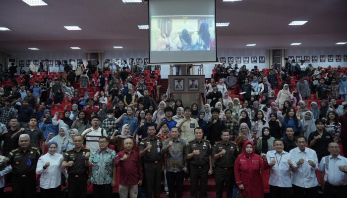 Kuliah Umum di FH Unhas, Jamwas Rudi Margono Motivasi Mahasiswa Tekun Belajar dan Cermati Kekosongan Hukum