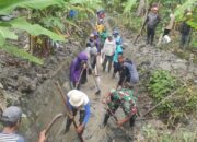 Plt Danramil 1420-04/Watang Pulu Pimpin Karya Bakti di Saluran Irigasi Maccorawalie