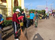 Anggota Koramil 1420-05/Dua Pitue Bersama Forkopincam dan Warga Sekitar Bersihkan Fasiltas Umum