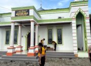 Peduli Tempat Ibadah, Polsek Panca Rijang Laksanakan Bakti Religi Bersama Warga