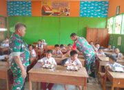 Peduli Terhadap Generasi Muda, Babinsa Jajaran Kodim 1420/Sidrap Dampingi Program Makan Bergizi Gratis