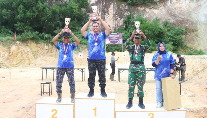 Hari Bhayangkara Meriah, Kapolres Sidrap Sabet Penghargaan di Semua Kategori Menembak