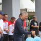 Bupati Pinrang melepas peserta jalan sehat dalam rangka memperingati Hari Koperasi Nasional ke 78