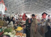 Babinsa Koramil 04/Watang Pulu Laksanakan Pemantauan Harga Bahan Pokok di Pasar Lawawoi