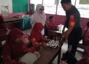 Babinsa Koramil Jajaran Kodim 1420/Sidrap Sukses Laksanakan Pendistribusiaan MBG