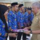 Bupati Pinrang menyerahkan SK kepada 301 orang PPPK secara simbolis lingkup pemerintah kabupaten Pinrang