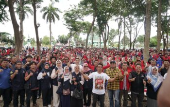 Bupati Syaharuddin Lepas Mahasiswa Unhas Usai Tuntaskan KKN di Sidrap