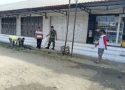 Koramil 02/Tellu Limpoe Gelar Kerja Bakti Bersihkan Drainase Pasar Amparita