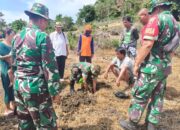 Penghijauan di Wilayah Binaan, Jajaran Babinsa Koramil 04/Watang Pulu Bersama Warga Tanam 100 Pohon Produktif