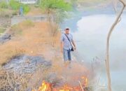 Lurah Arawa Pantau langsung Debit Air dan Aksi Bersih Waduk Patommo