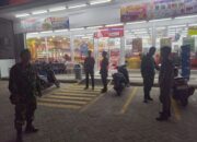 Tingkatkan Keamanan Malam Hari, Anggota Ramil 04/Watang Pulu Gelar Patroli Siskamling di Watang Pulu