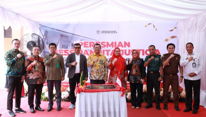 Didampingi Bupati Andi Utta, Dirjen Badilum Mahkamah Agung Resmikan Mess Panrita Justicia