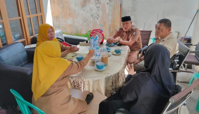 Camat Sangkarrang Terima Kunjungan Tim Peneliti Direktorat Minat Saintek