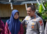 Polres Sidrap Berbagi, Kapolres Serahkan Bansos Kepada Warganya