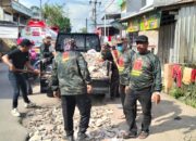 Garda Prisai Lasinrang Gelar Aksi Gotong Royong Perbaikan Jalan di Peleteang