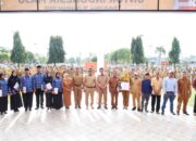 Serahkan SK PPPK Paruh Waktu, Andi Utta: Tidak Perlu Euforia Berlebihan, Tapi Tunjukkan Kinerjanya