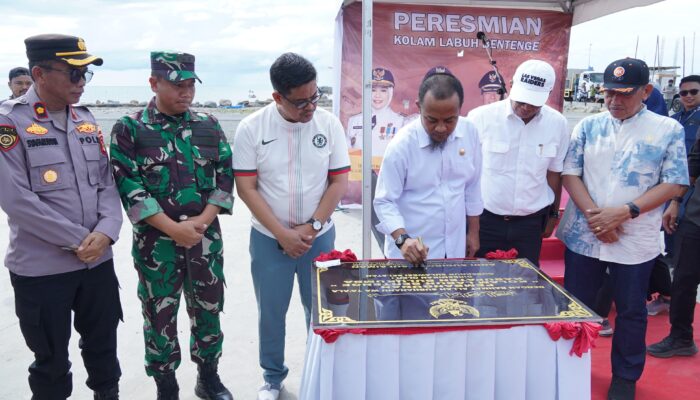 Gubernur Andi Sudirman Sulaiman Resmikan Kolam Labuh Bentenge