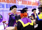 Ratusan Lansia Ikut Wisuda di Bulukumba