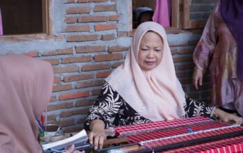 Asmaniah dinobatkan sebagai perempuan Inspiratif Sulawesi selatan tahun 2025