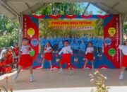 Siswa Kelas 1A SD Negeri 6 Arawa Tampil Memukau pada Acara Kesenian Porsenigama