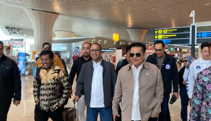 Dr. H. Hasman Usman, SH, MH Dilantik Sebagai Ketua PERADI Makassar Periode 2025–2030