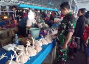 Babinsa Koramil 04/Watang Pulu Pantau Ketersediaan Dan Harga Bahan Pokok Di Pasar Lawawoi