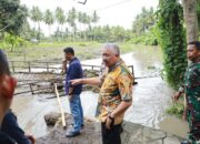 Bupati Pinrang pantau jembatan rusak di dusun karajo kec.lembang akibat curah hujan dengan intensitas tinggi