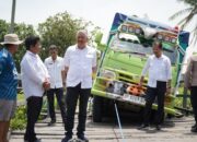 Bupati Pinrang turun langsung meninjau kondisi jembatan yang mengalami kerusakan