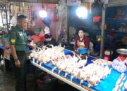 Babinsa koramil 03/Maritengngae pantau harga bahan pokok di pasar sentral Pangkajene