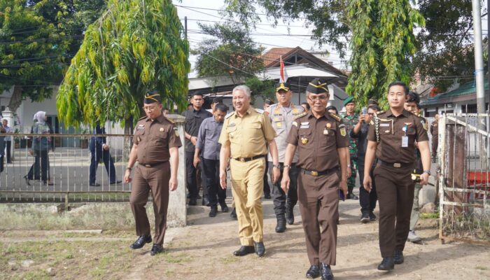 Bupati Pinrang Sambut kunjungan Kepala Kejaksaan Tinggi Sulsel di Rumah jabatan Bupati Pinrang
