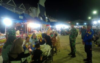 Babinsa Koramil 1420-05 dan Damkar Gelar Patroli Siskamling di Tanru Tedong