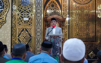 Tingkatkan perekonomian masyarakat pembangunan infrastruktur jalan merupakan fondasi utama , tegas wakil bupati Pinrang pada saat beri sambutan di malam ke 7 safari Ramadhan