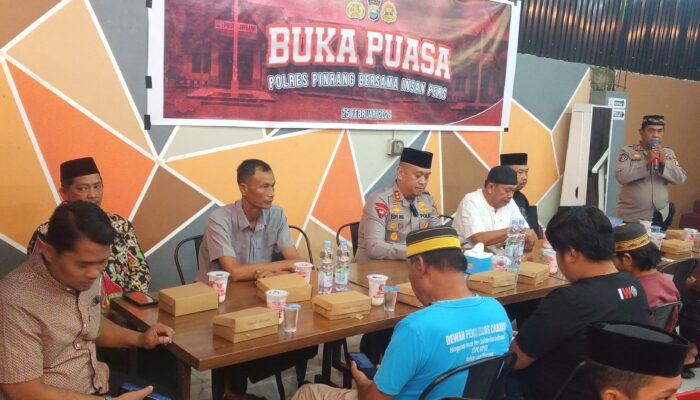 Polres Pinrang gelar buka puasa bersama insan pers dan anak yatim di RM.Bang Haji