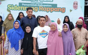 Safari Ramadan Berlanjut di Rappang, Warga Dapat Sembako dan Layanan Kesehatan
