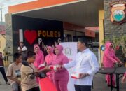 Satresnarkoba gelar kemanusian dengan membagikan takjil gratis ke pengguna jalan
