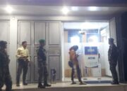 Tingkatkan Keamanan Wilayah, Babinsa Koramil 1420-01/Panca Lautang Gelar Patroli Siskamling di Desa Corawali