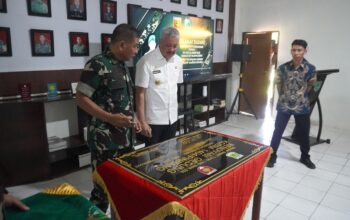 Panglima komando Daerah Militer XIV/hasanuddin berkunjung ke markas batalyon infanteri 721/Makkasau dan kodim 1404 Pinrang di sambut oleh bupati pinrang