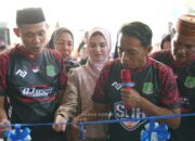 Putar Roda Ekonomi dari Desa, Bupati Resmikan AJ Sport Apparel di Talumae