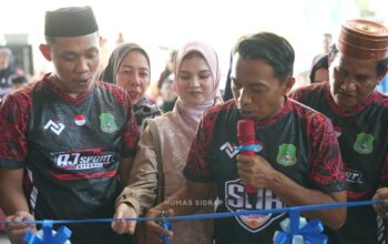 Putar Roda Ekonomi dari Desa, Bupati Resmikan AJ Sport Apparel di Talumae