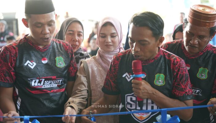 Putar Roda Ekonomi dari Desa, Bupati Resmikan AJ Sport Apparel di Talumae