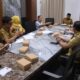 Guna menciptakan kenyamanan dan ketertiban kawasan pasar sentral ,wakil bupati gelar rapat koordinasi