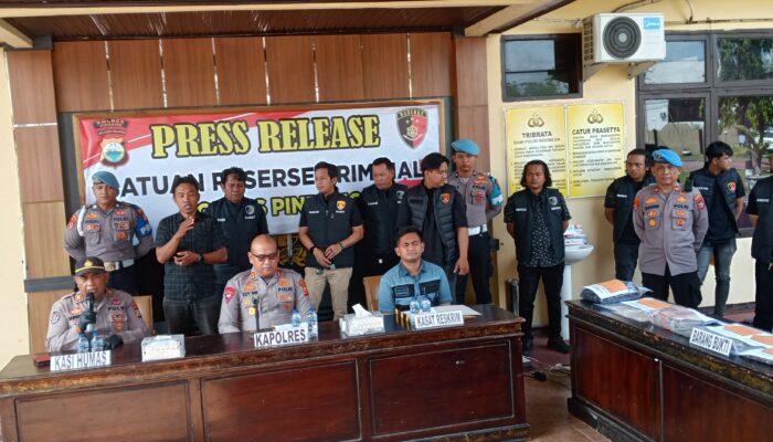 Polres Pinrang gelar press Rilis pengungkapan Curhat pencurian brankas yang melibatkan 3 tersangka