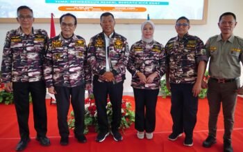 Buka Muscab Lima Daerah, Bupati Andi Utta Dipakaikan Jaket FKPPI