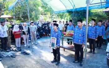 Ratusan Pelayat Lepas Jenazah Kabid Aptika Diskominfo Bulukumba, Mulyadi Ganie