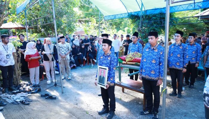 Ratusan Pelayat Lepas Jenazah Kabid Aptika Diskominfo Bulukumba, Mulyadi Ganie
