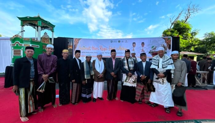Idul Adha di Kompleks Kantor Bupati Bulukumba.Khatib: Ciri Alumni Kurban adalah Gemar Mentraktir