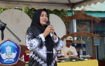 Peringati Hardiknas, Jalan Santai di Tellu Limpoe Berlangsung Semarak