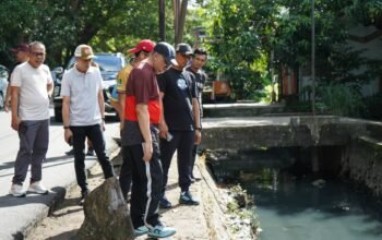 Laksanakan program Indonesia Asri , bupati Pinrang didampingi sekda Pinrang dan kepala OPD pantau sejumlah ruas jalan
