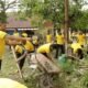 PERSONEL POLRES PINRANG GELAR JUMAT BERSIH, DUKUNG GERAKAN ASRI DI LINGKUNGAN ASRAMA POLISI.